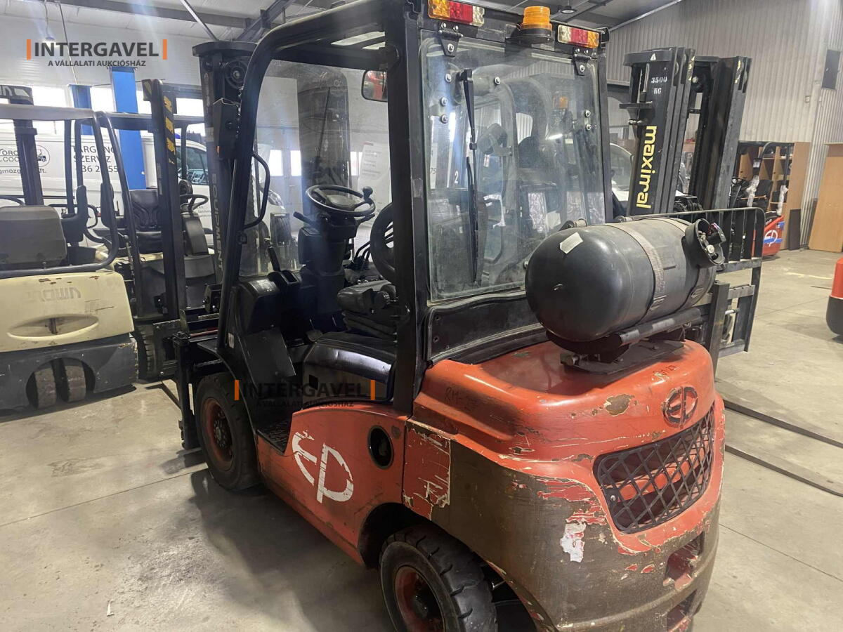 Homlokvillás targonca (gázos) 5