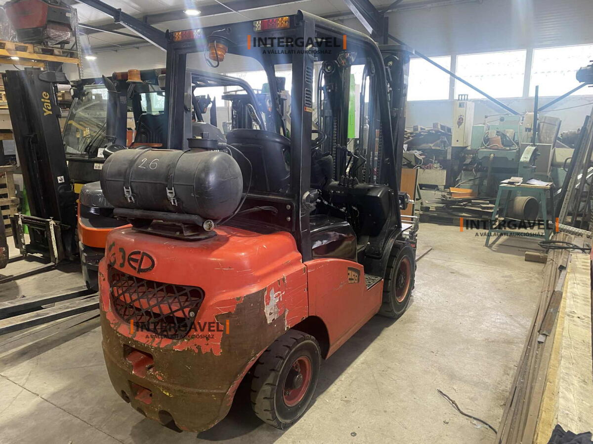 Homlokvillás targonca (gázos) 2