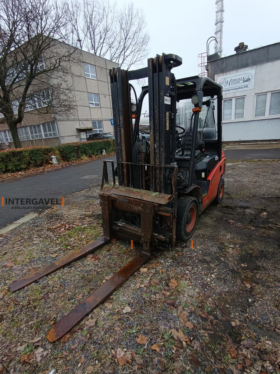 Homlokvillás targonca (gázos) 4