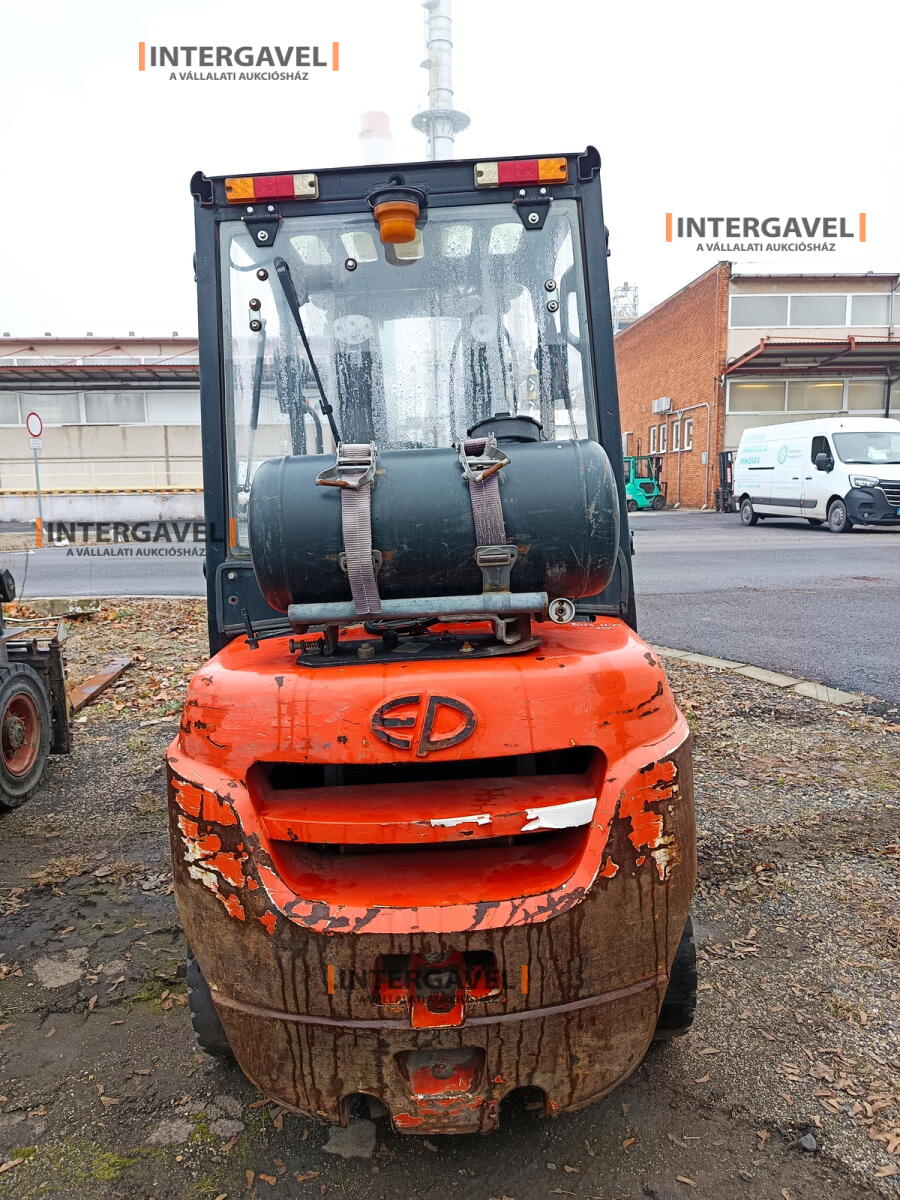 Homlokvillás targonca (gázos) 5