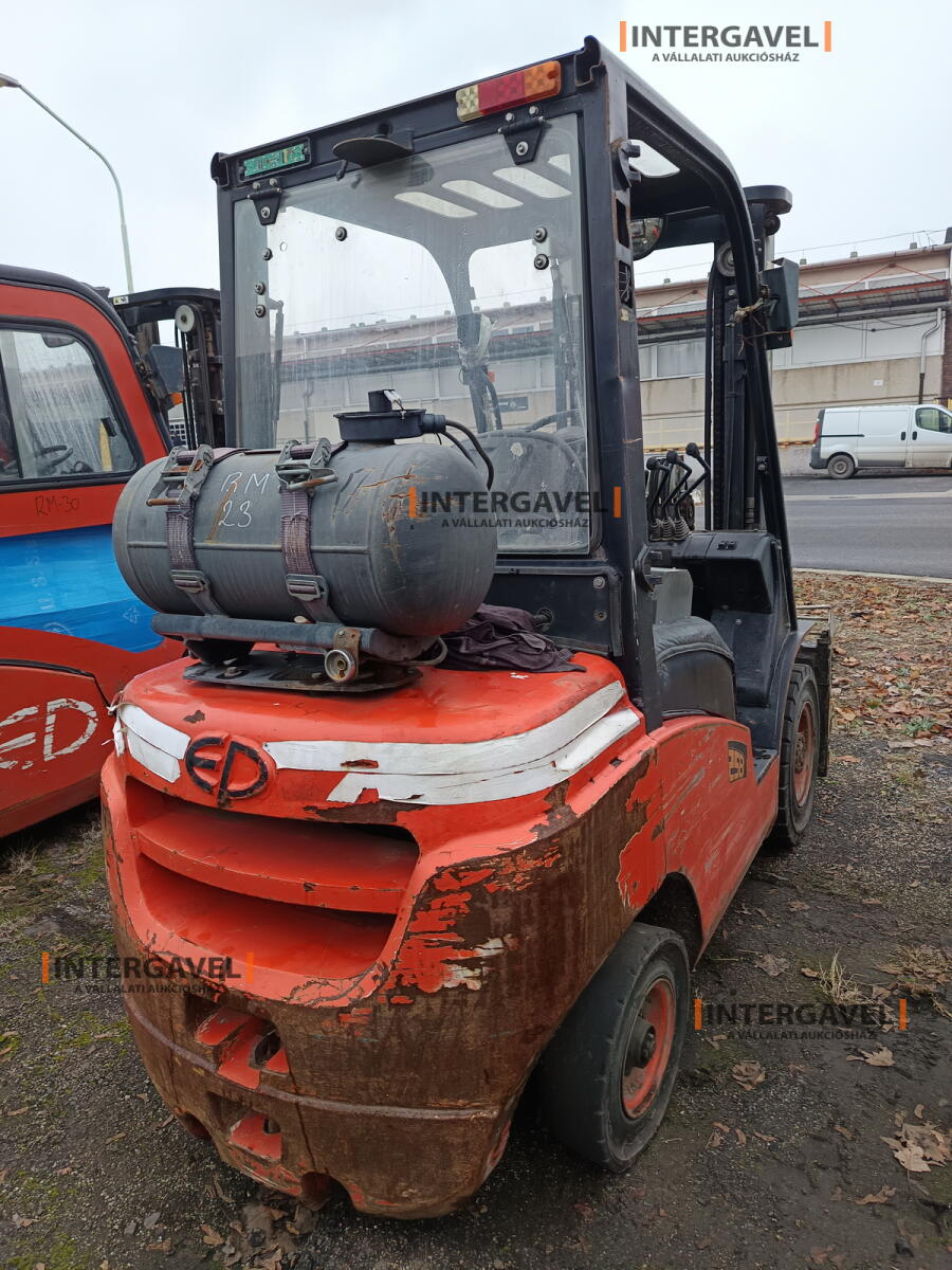 Homlokvillás targonca (gázos) 6