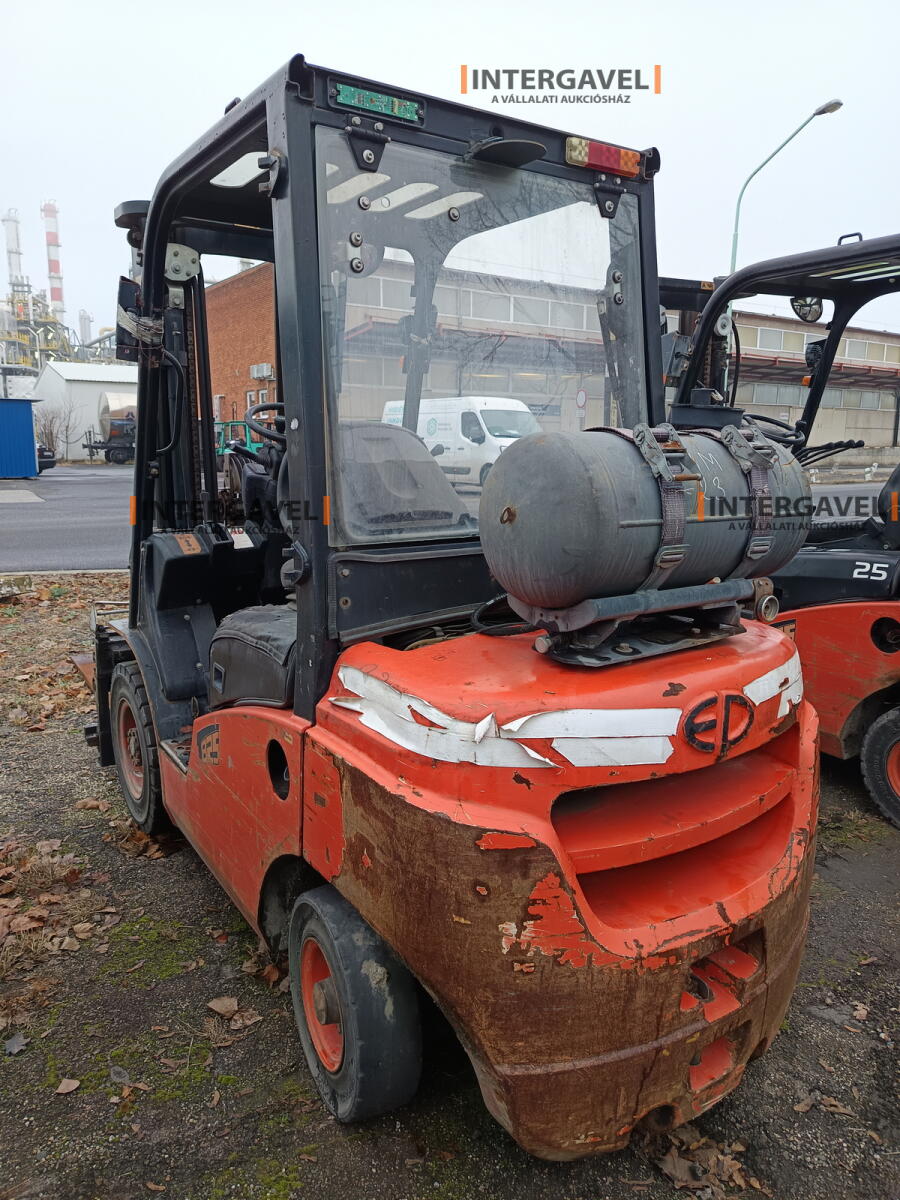 Homlokvillás targonca (gázos) 7