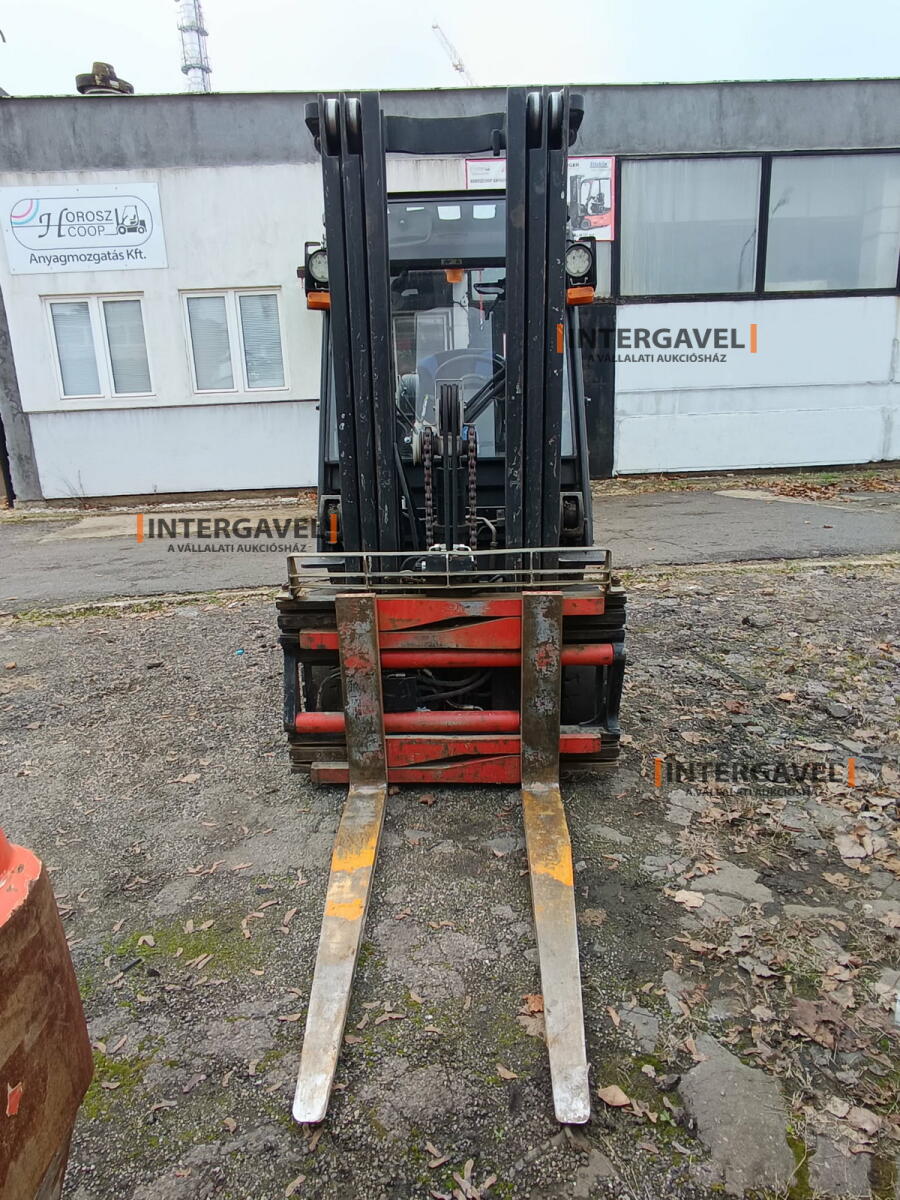 Homlokvillás targonca (gázos)