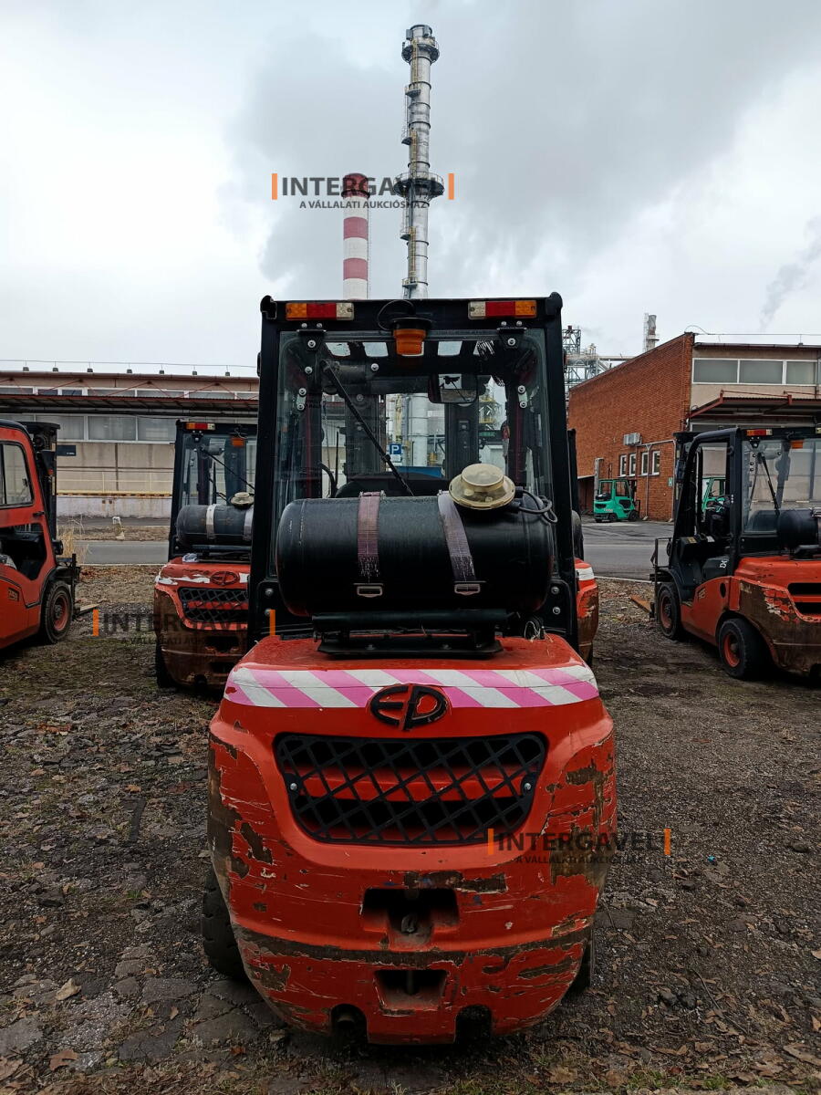 Homlokvillás targonca (gázos) 5