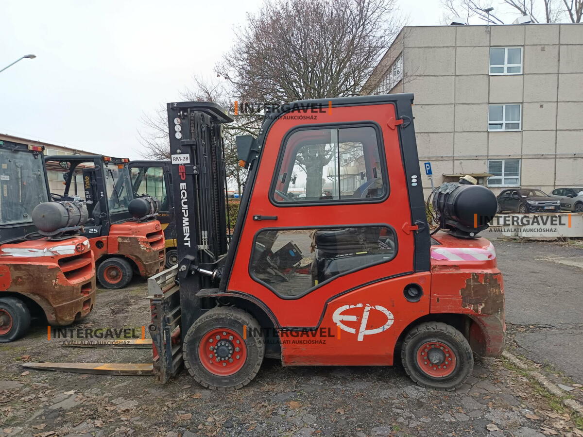 Homlokvillás targonca (gázos) 6