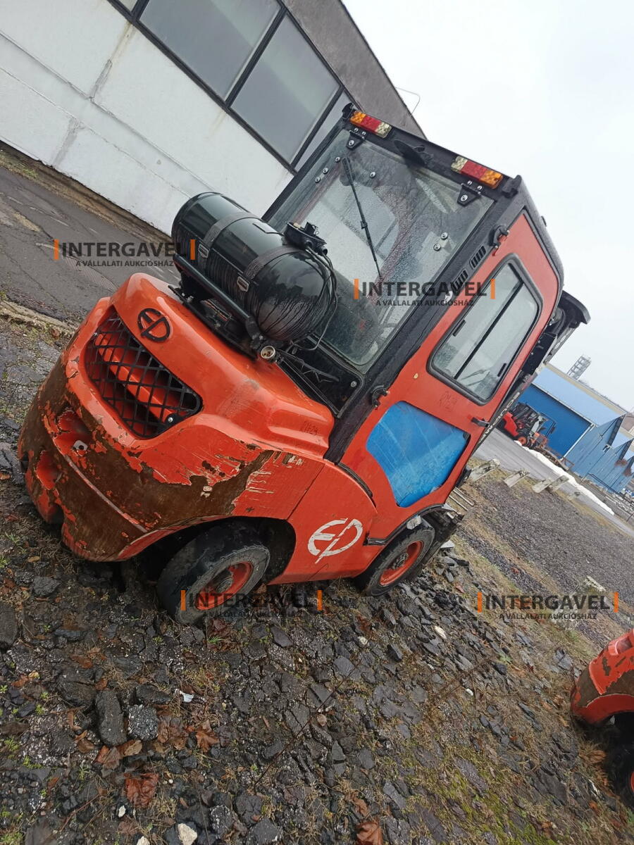 Homlokvillás targonca (gázos) 7