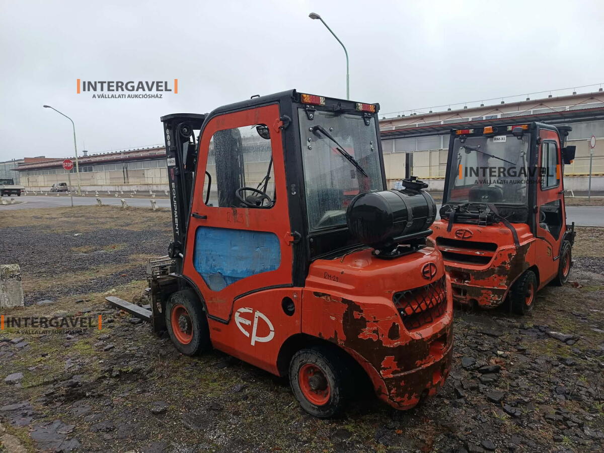 Homlokvillás targonca (gázos) 8