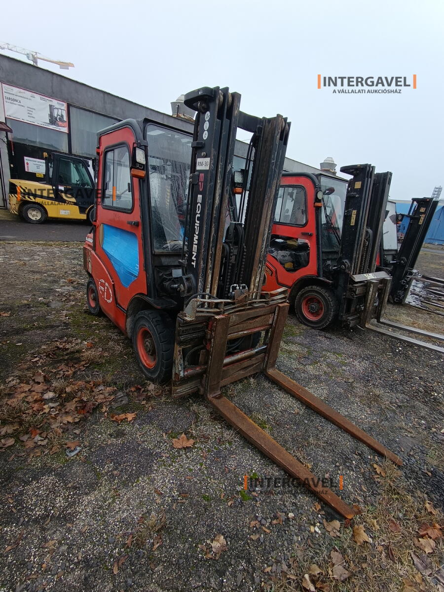 Homlokvillás targonca (gázos) 3