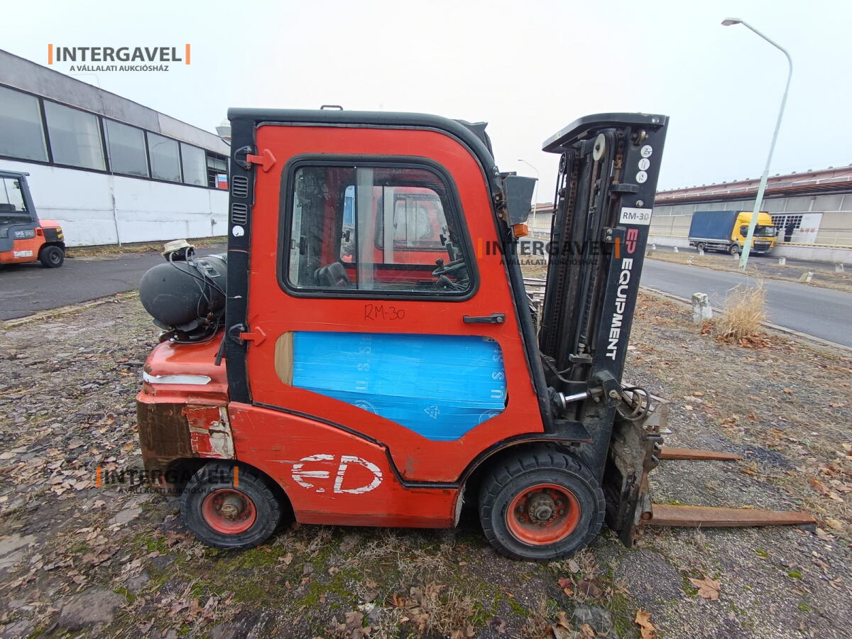 Homlokvillás targonca (gázos) 5