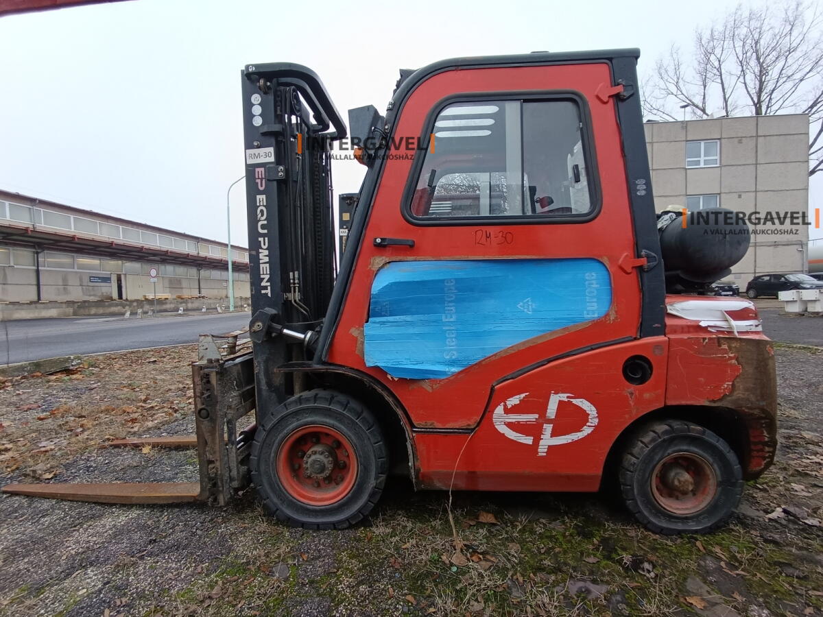 Homlokvillás targonca (gázos) 6