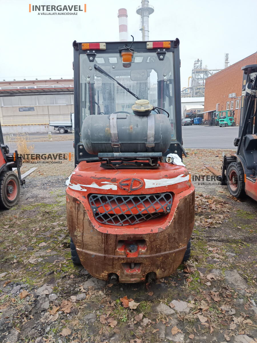 Homlokvillás targonca (gázos) 7