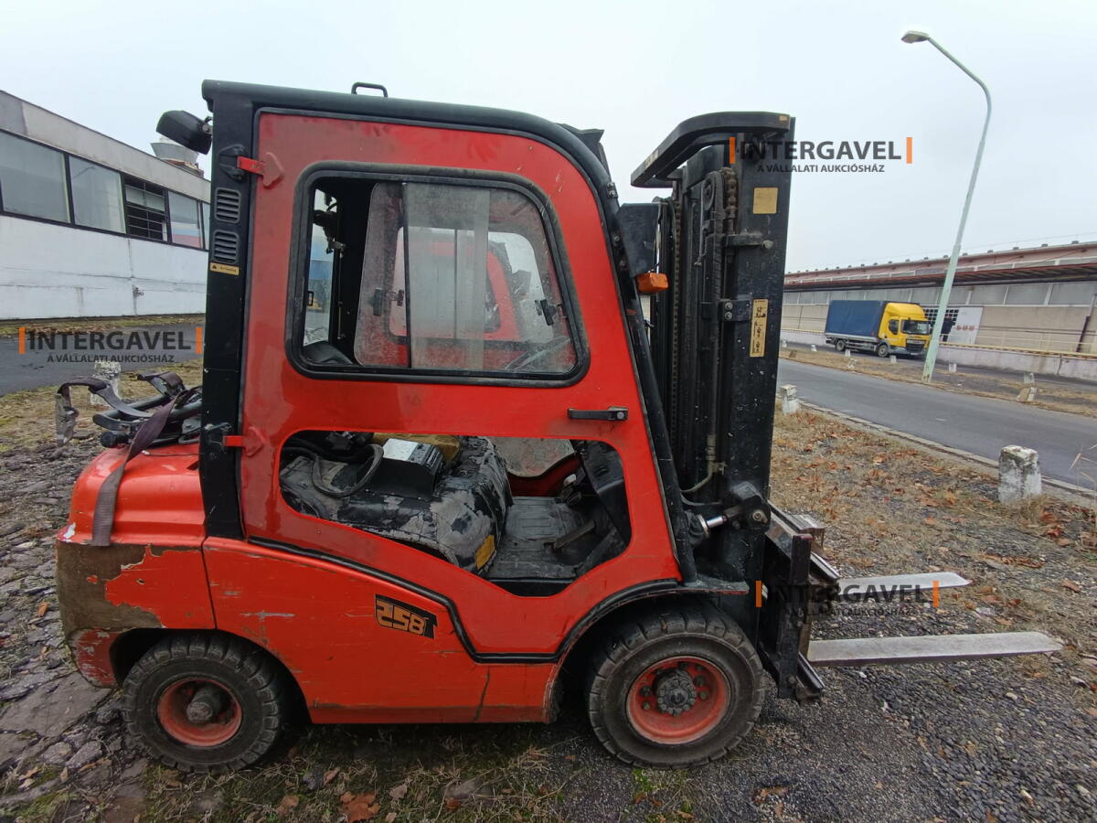 Homlokvillás targonca (gázos) 6