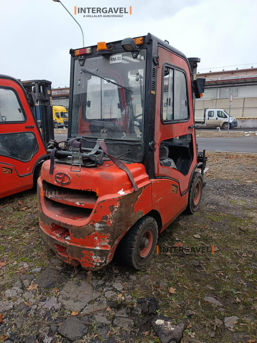 Homlokvillás targonca (gázos) 7