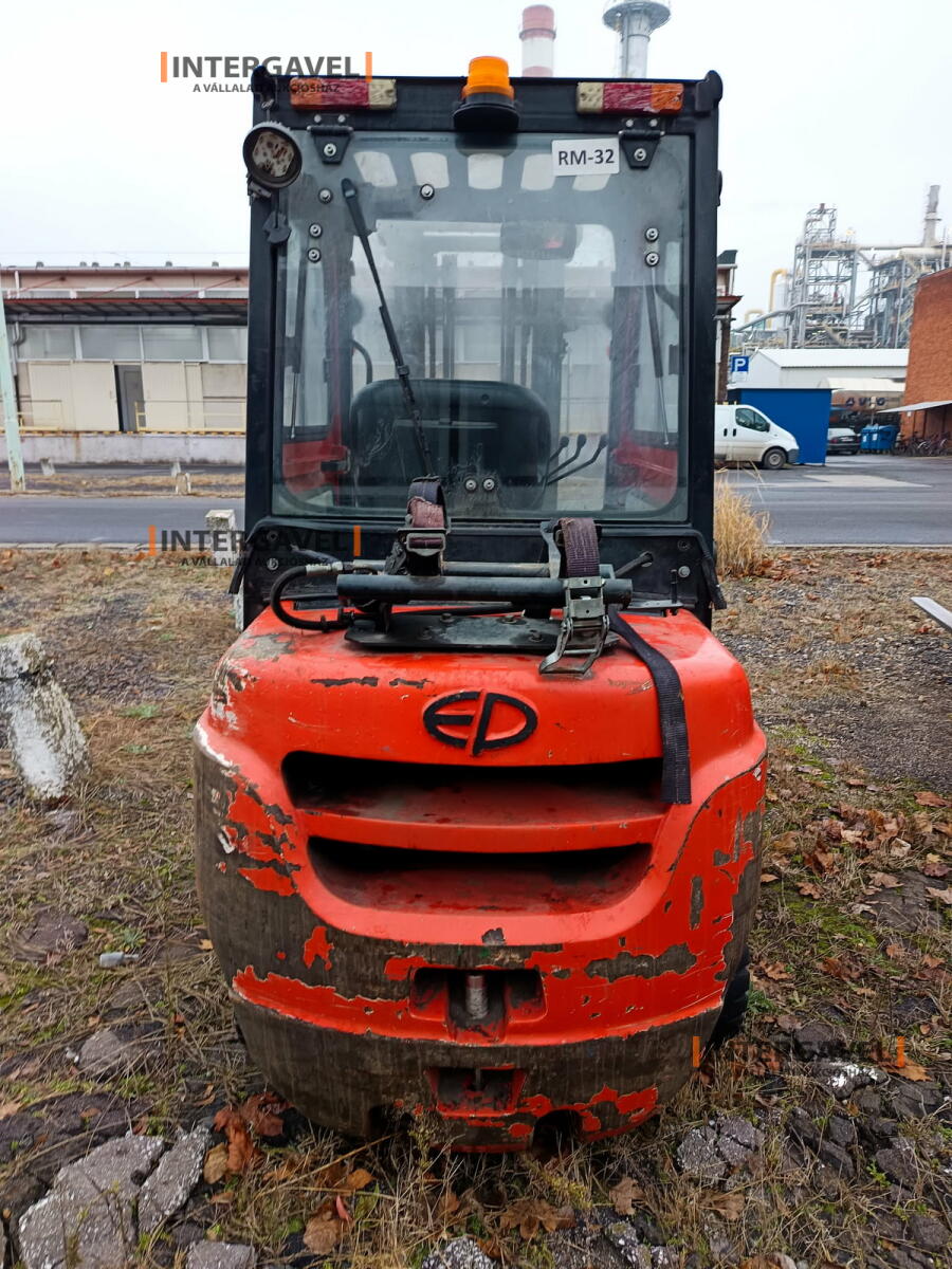 Homlokvillás targonca (gázos) 8