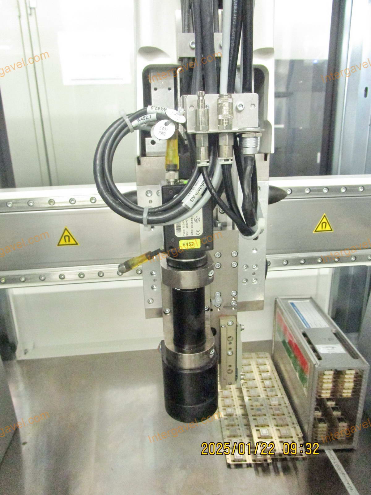 Ragasztó munkahely - IC-100 4