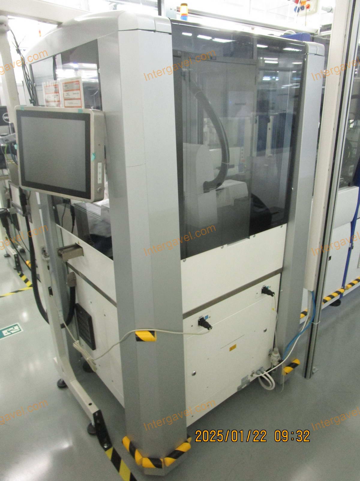 Ragasztó munkahely - IC-100 6