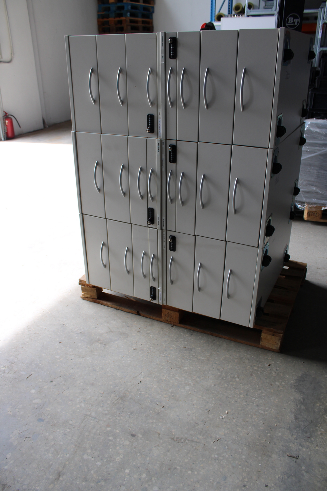 Konténer (számzáras)