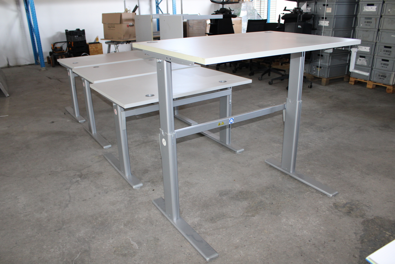 Mechanikusan állítható magasságú asztal 4