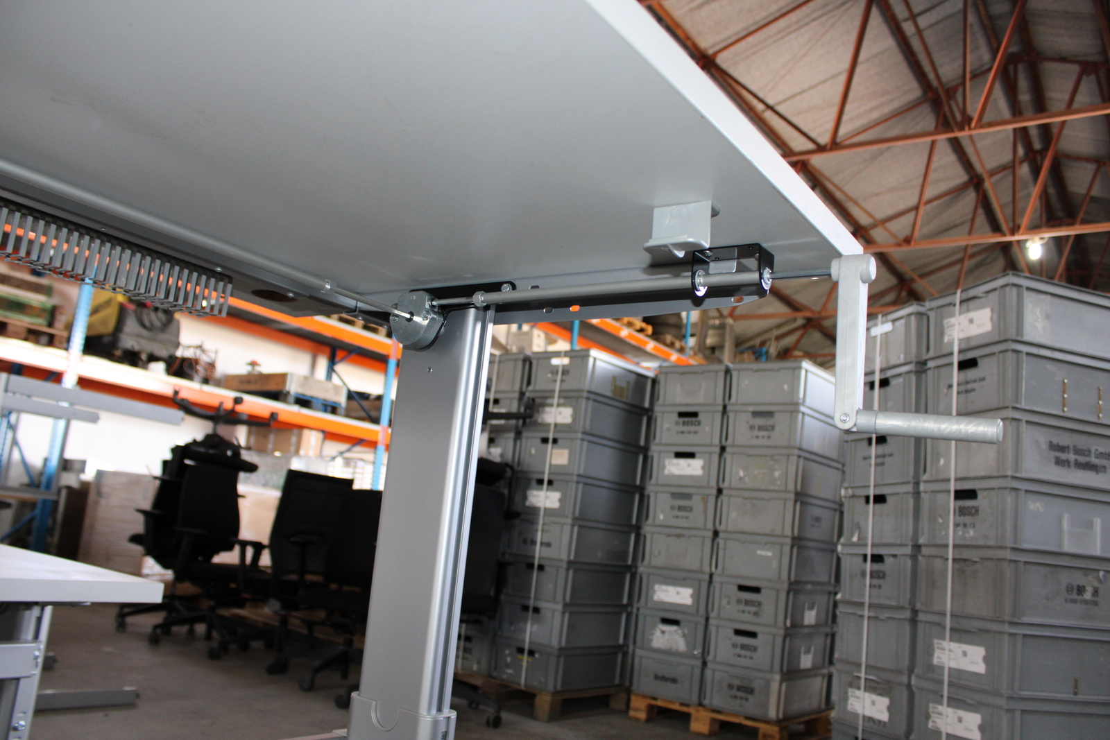 Mechanikusan állítható magasságú asztal 5