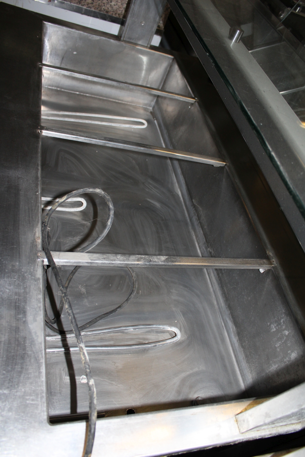 Melegentartó pult 3