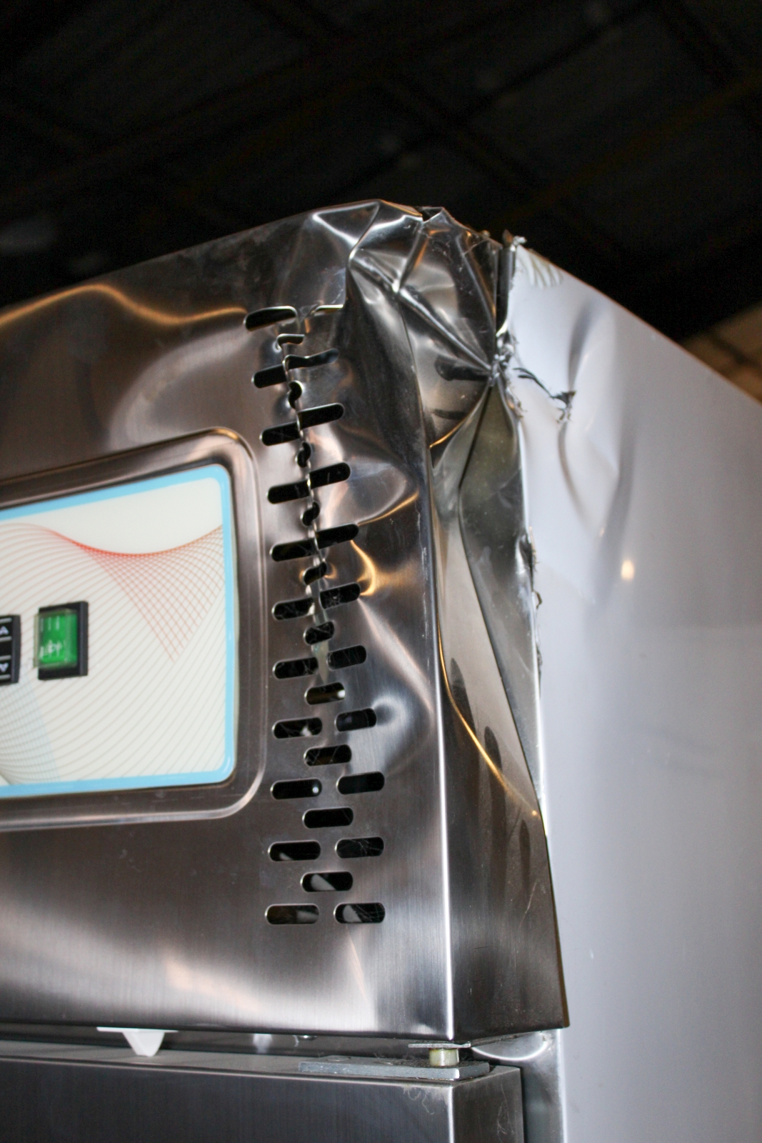 Hűtőszekrény sérült 4