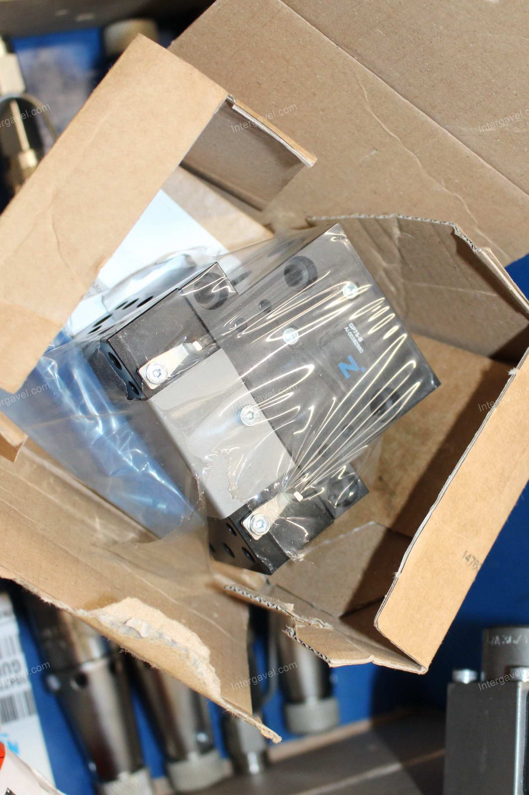 Vegyes alkatrészek 24