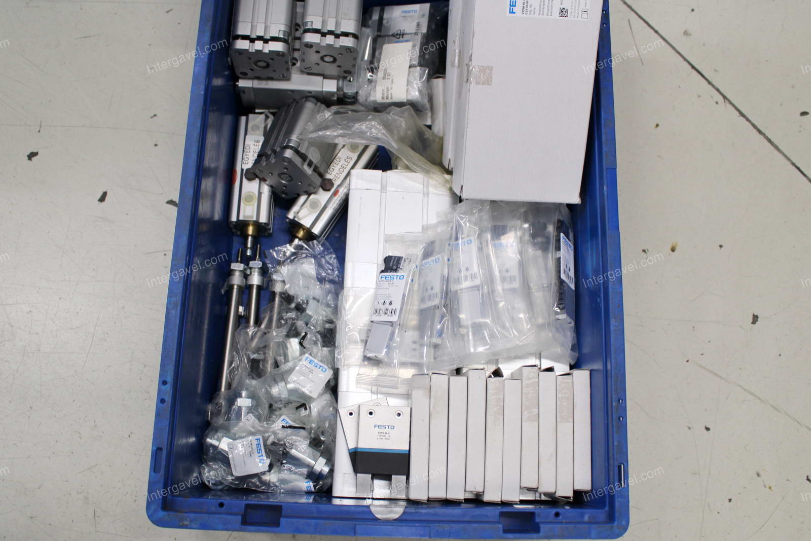 Vegyes alkatrészek 3