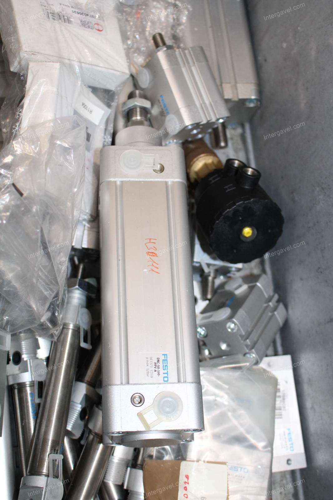 Vegyes alkatrészek 2