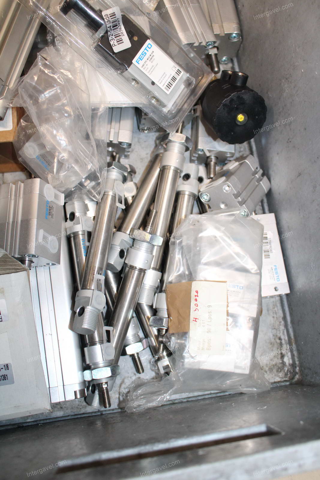 Vegyes alkatrészek 4