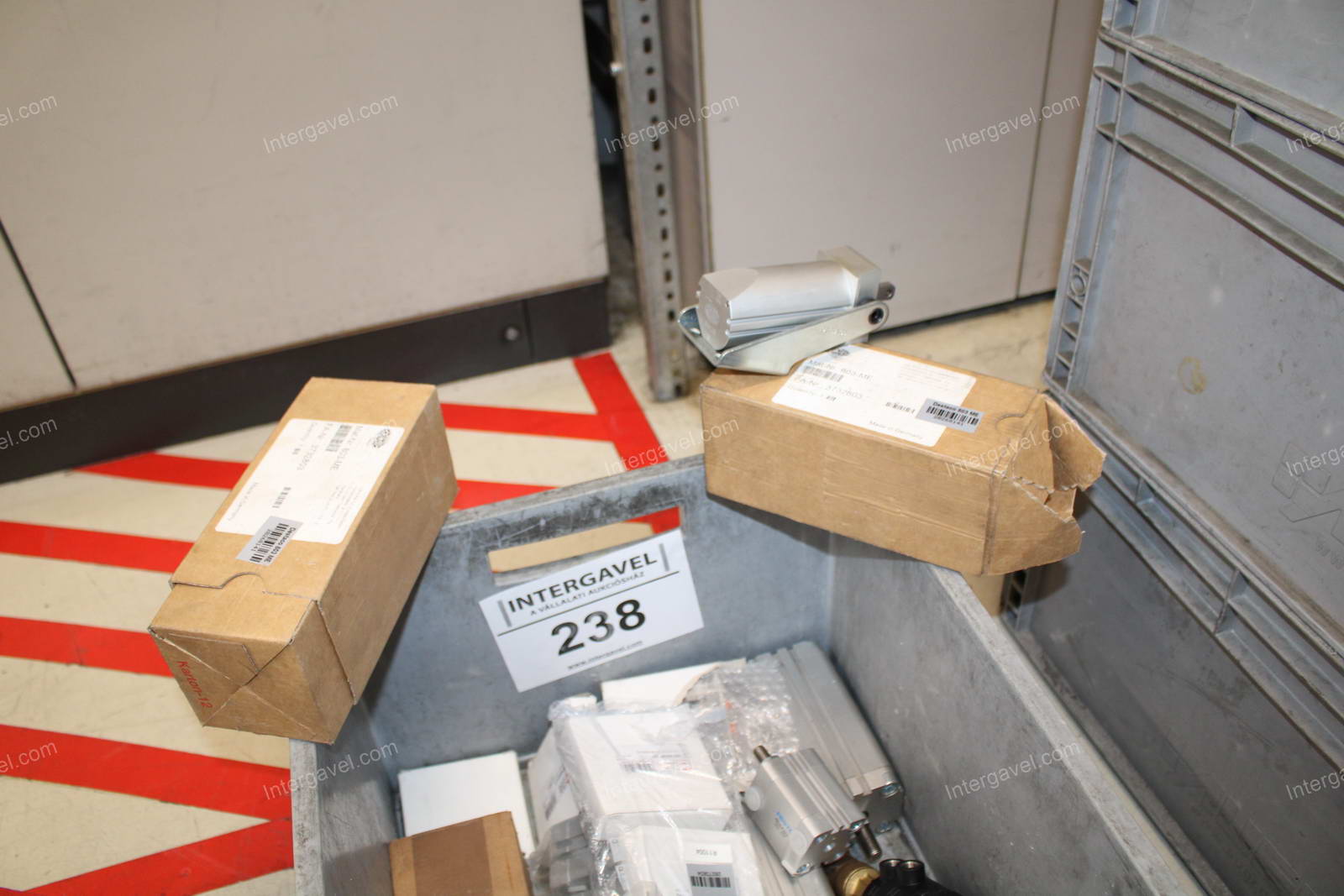 Vegyes alkatrészek 9