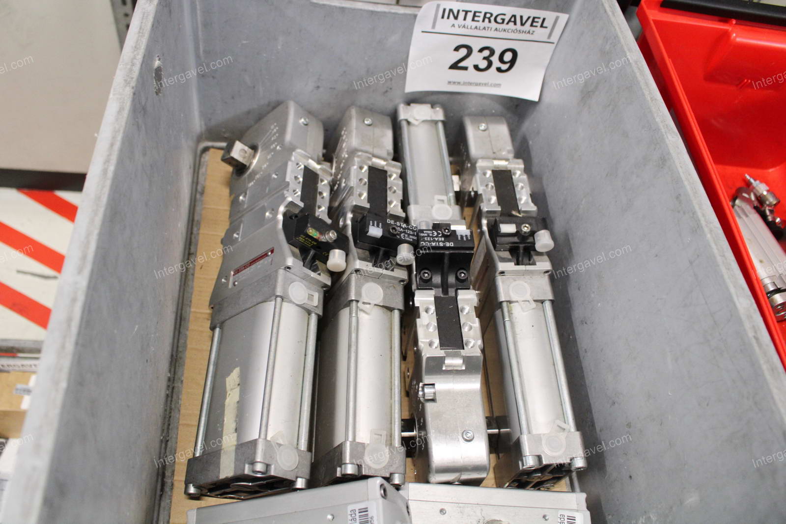 Vegyes alkatrészek 2