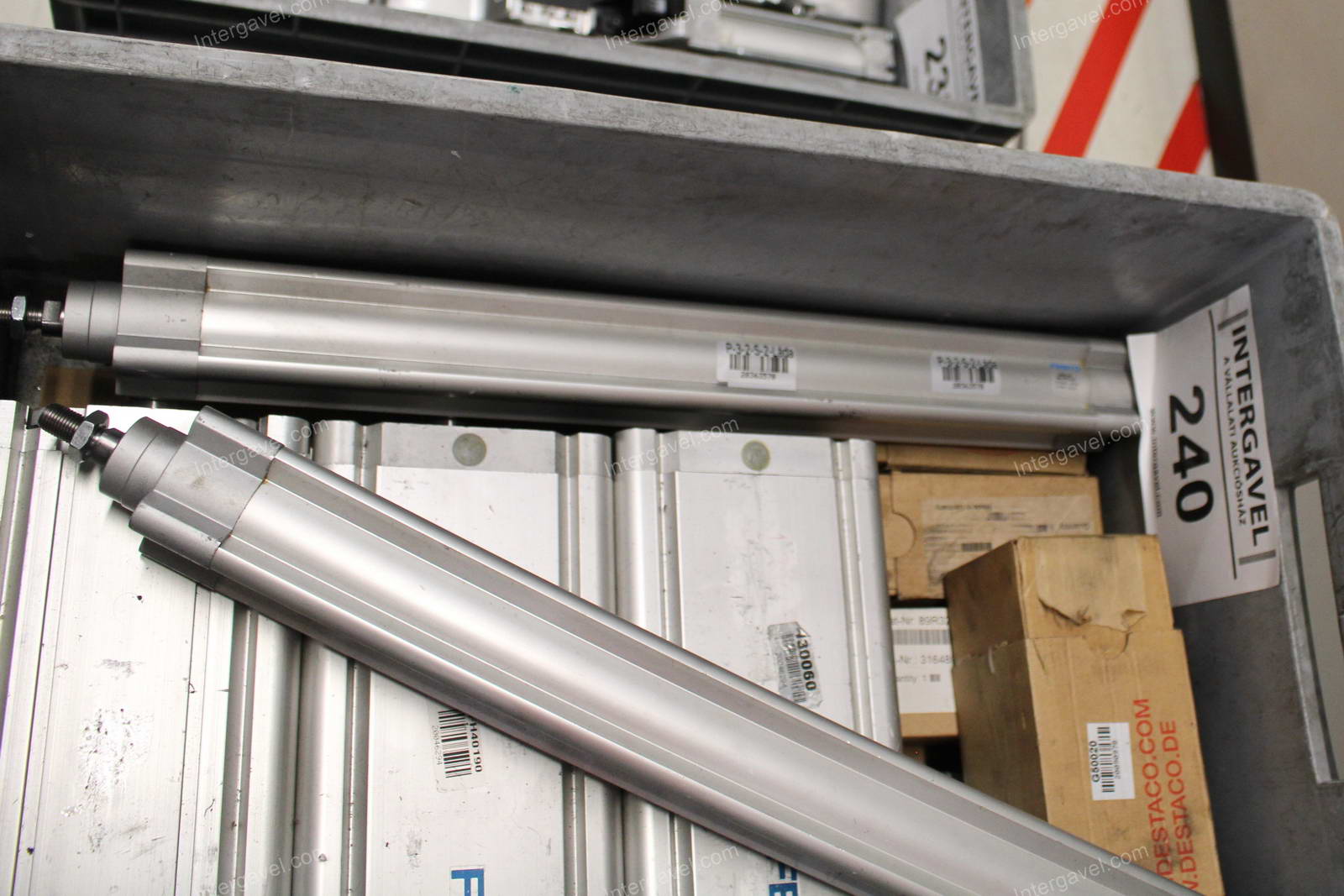 Vegyes alkatrészek 2