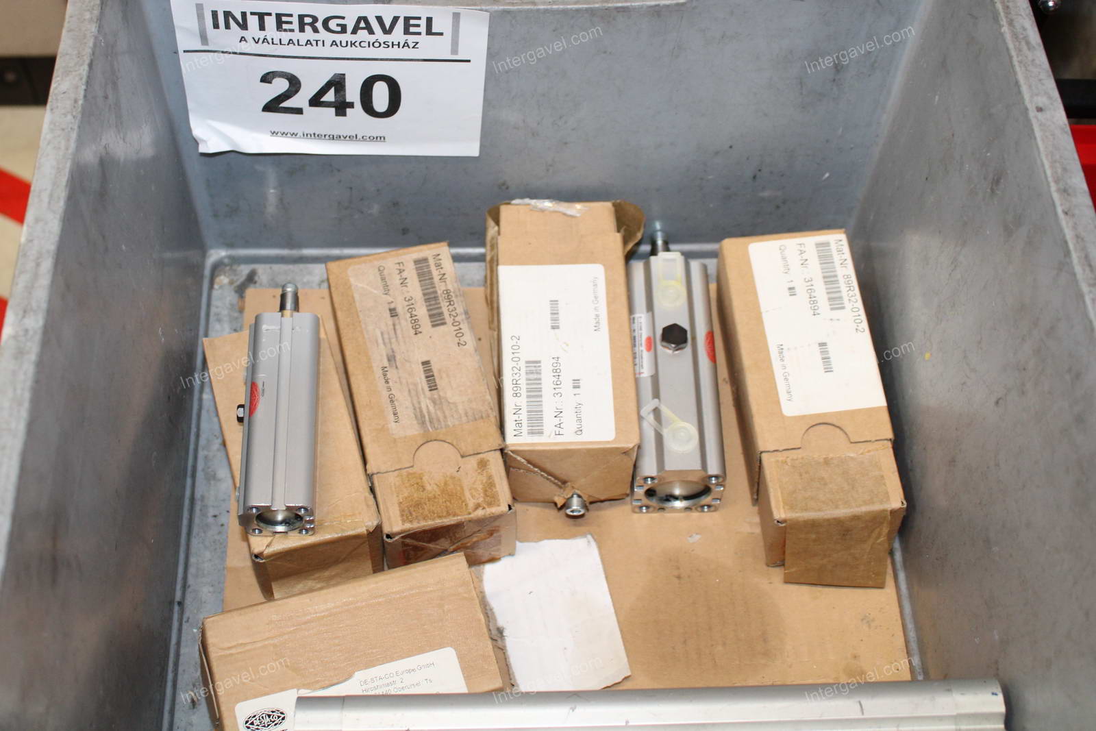 Vegyes alkatrészek 8