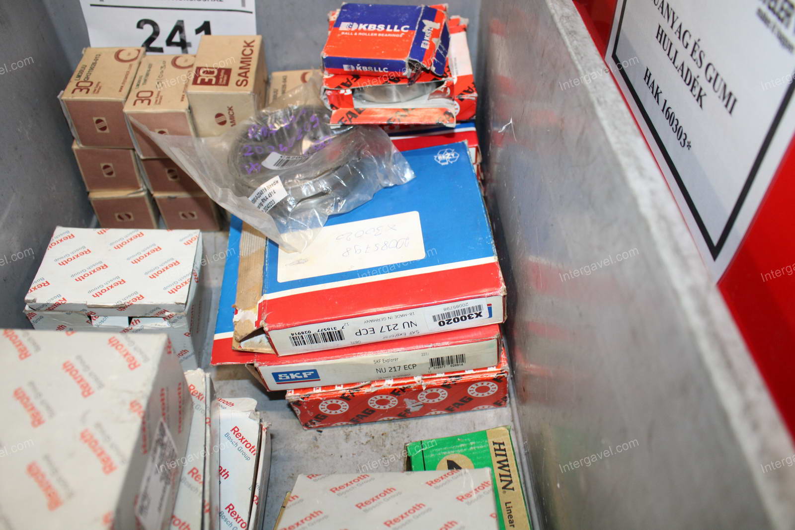 Vegyes alkatrészek 13