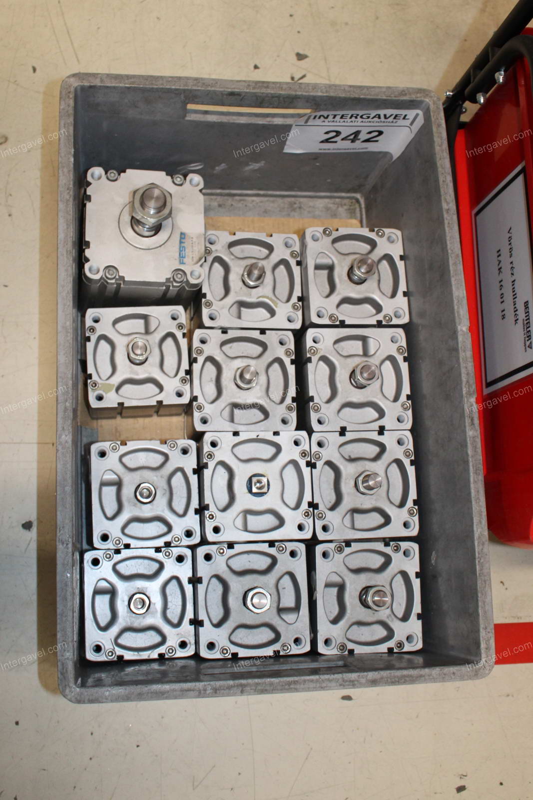 Vegyes alkatrészek 2