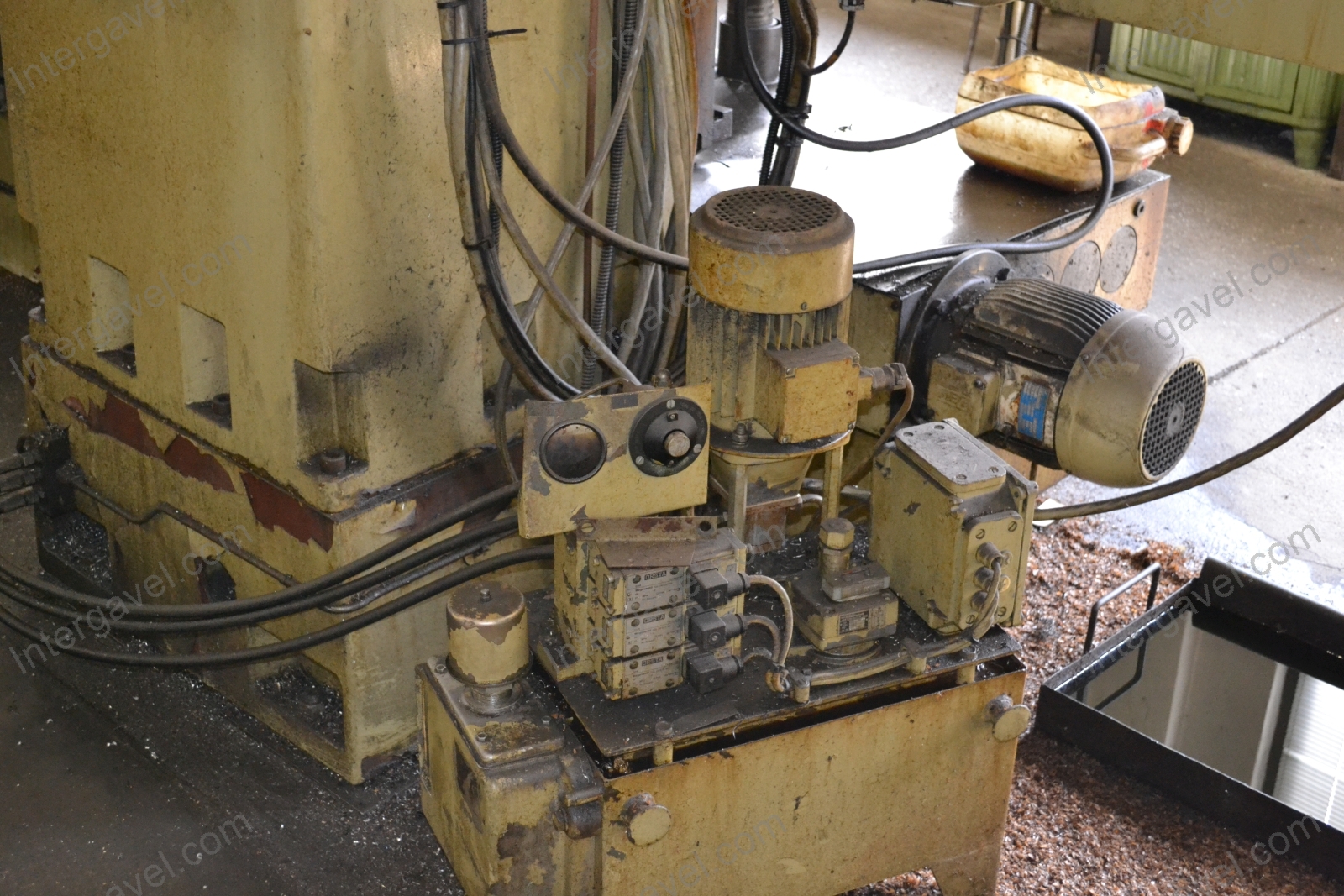 Horizontális maró 11