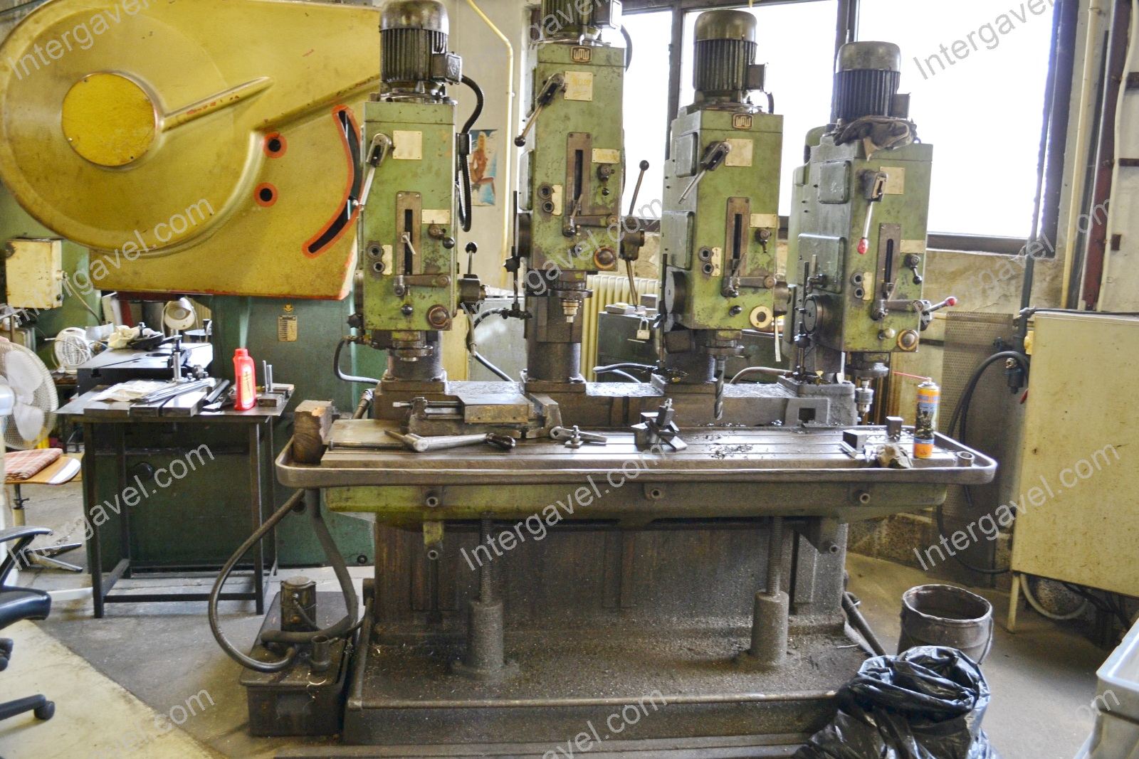 Négyorsós fúrógép 4