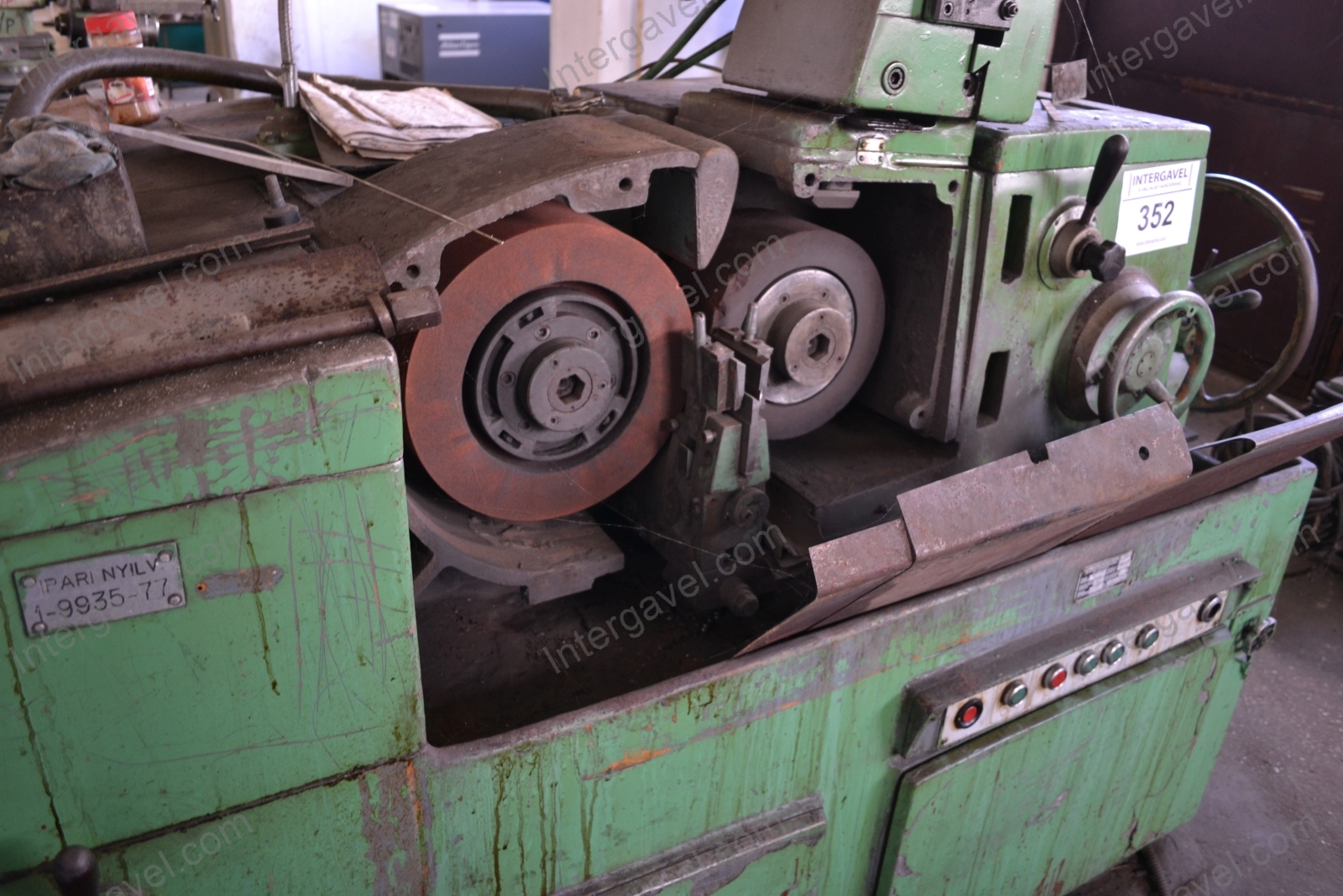 Csúcsnélküli köszörű 5