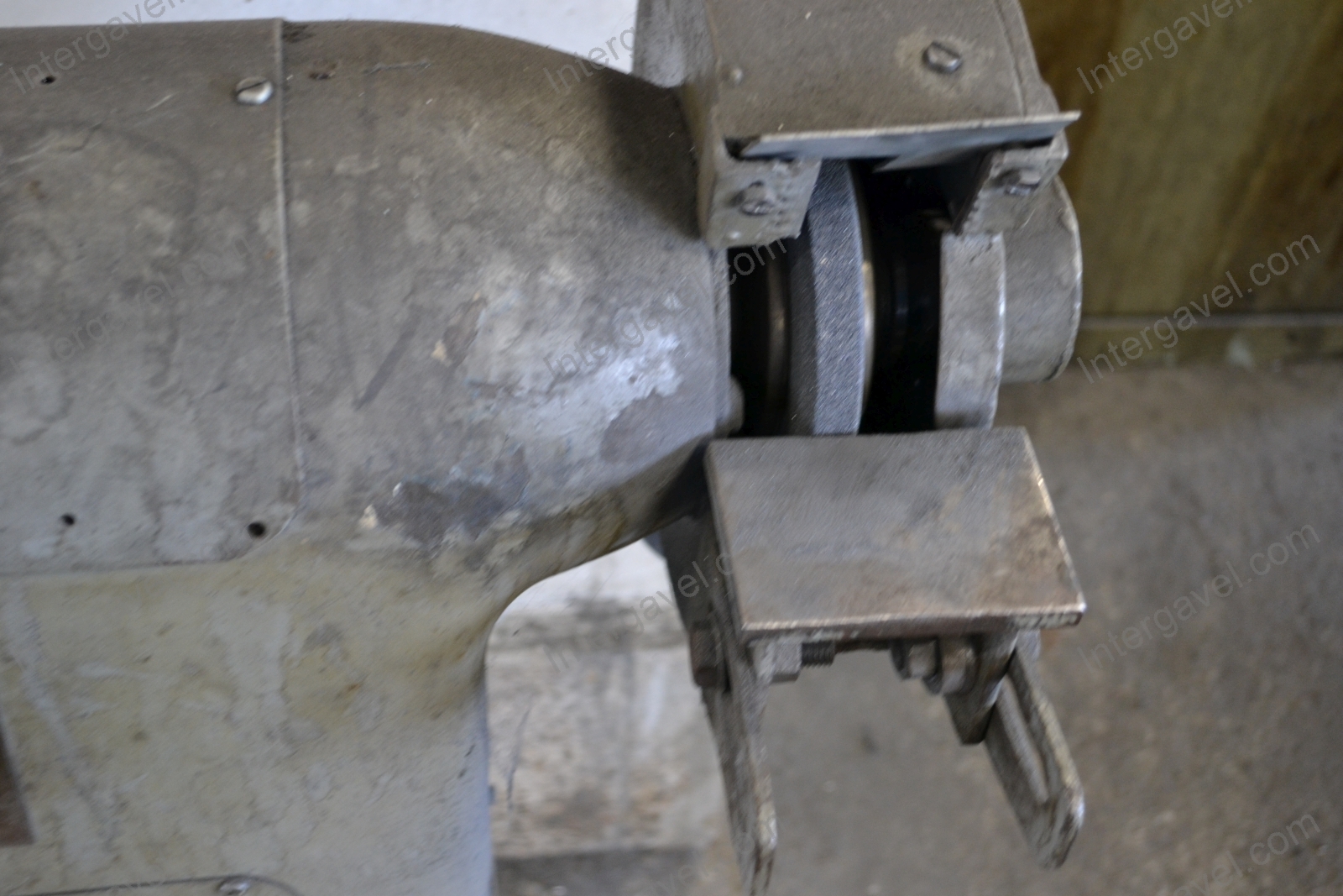 Állványos köszörű 4