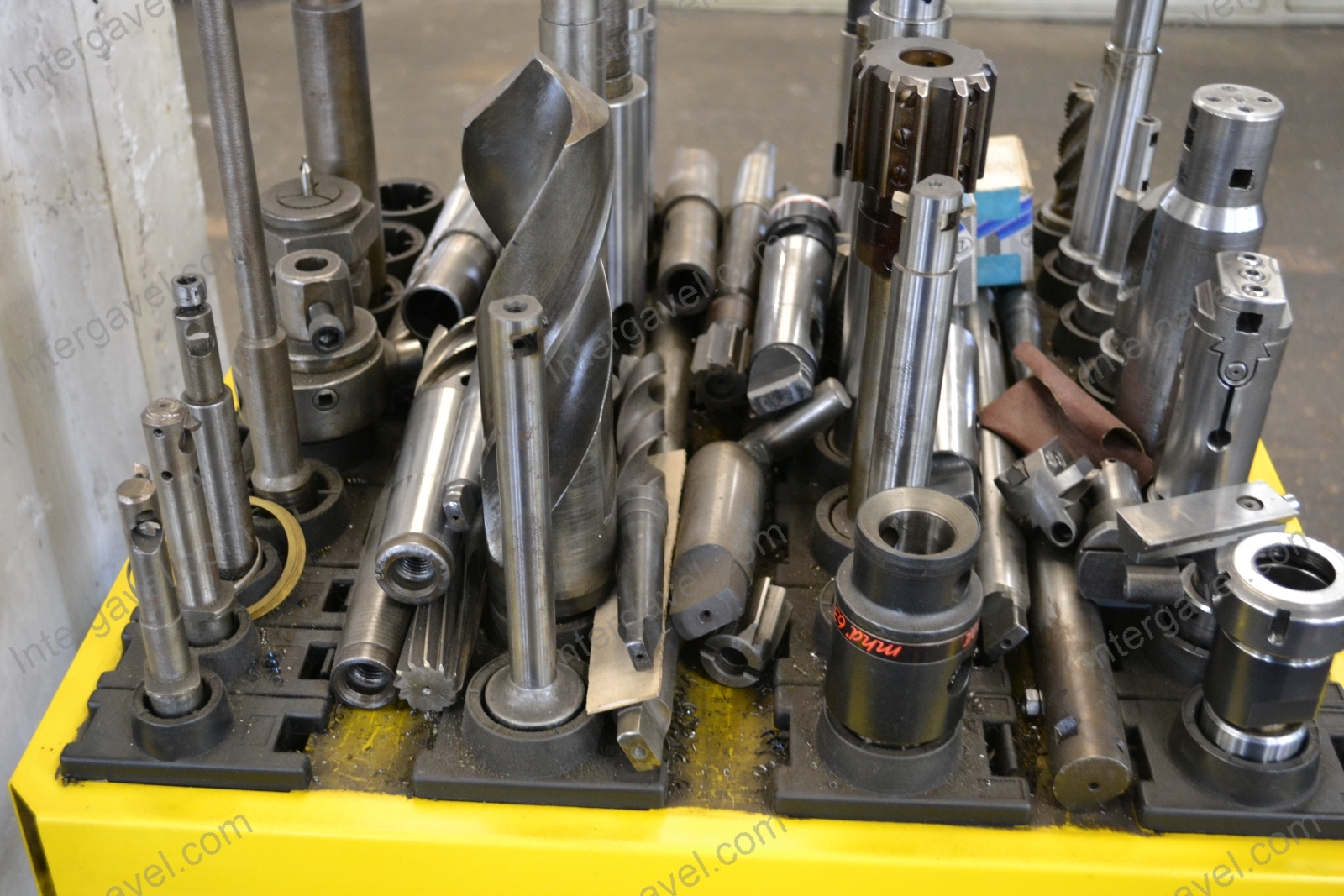 Megmunkáló szerszámok gurulós állvánnyal 4