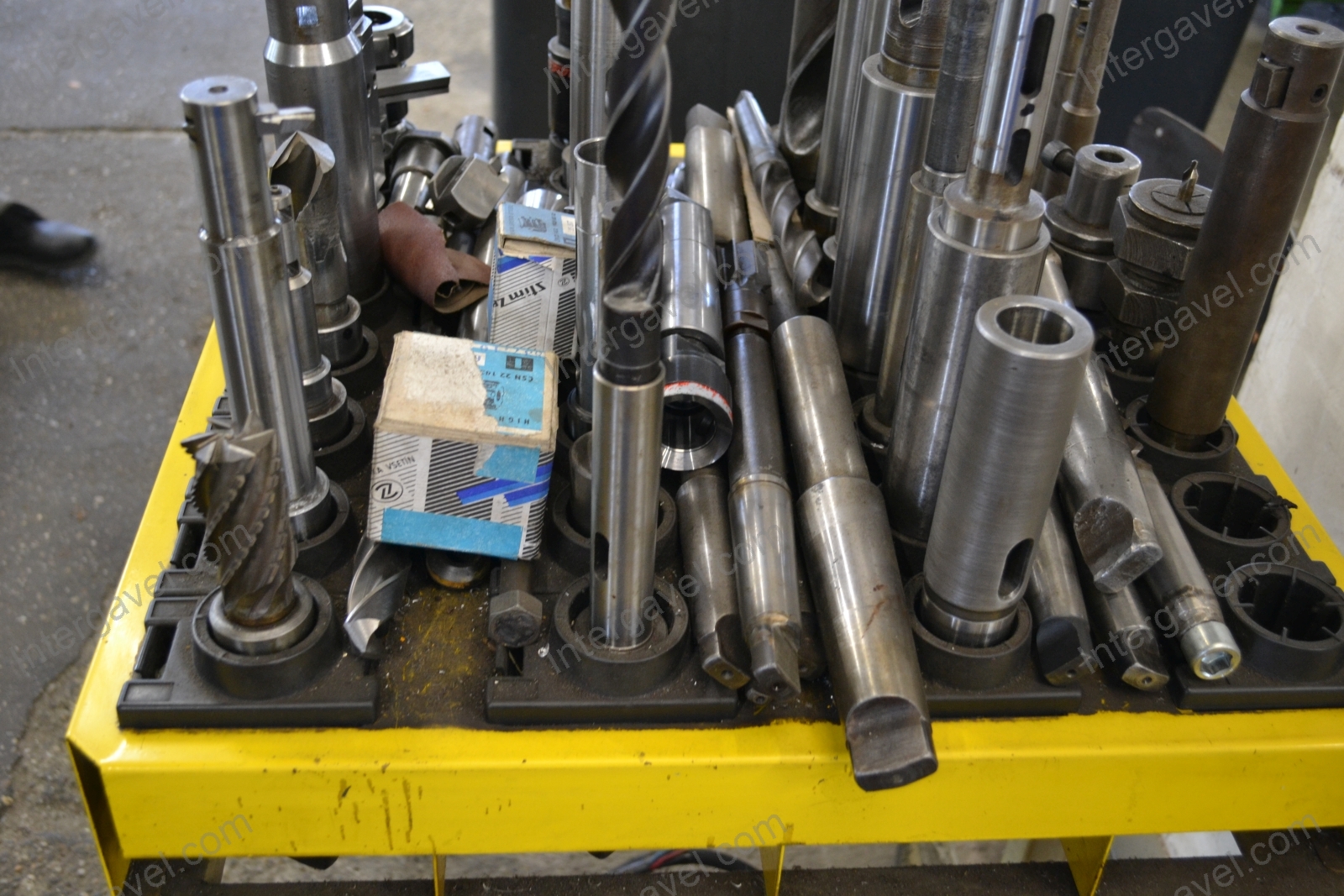 Megmunkáló szerszámok gurulós állvánnyal 5