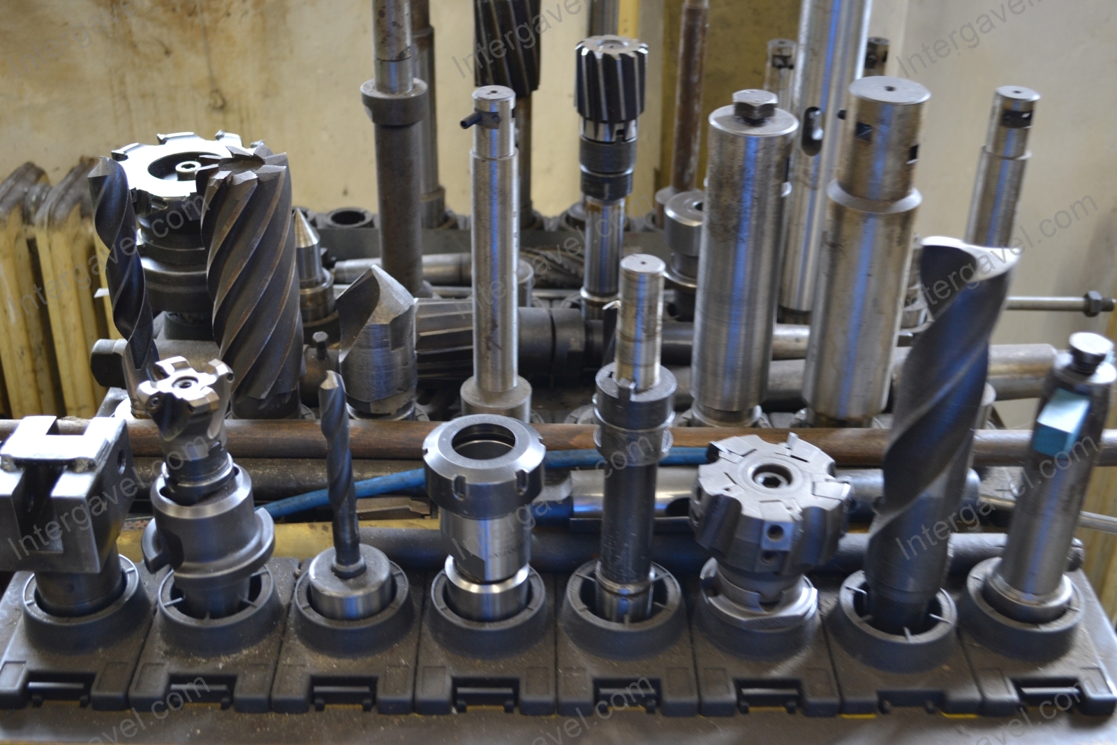 Megmunkáló szerszámok gurulós állvánnyal 3