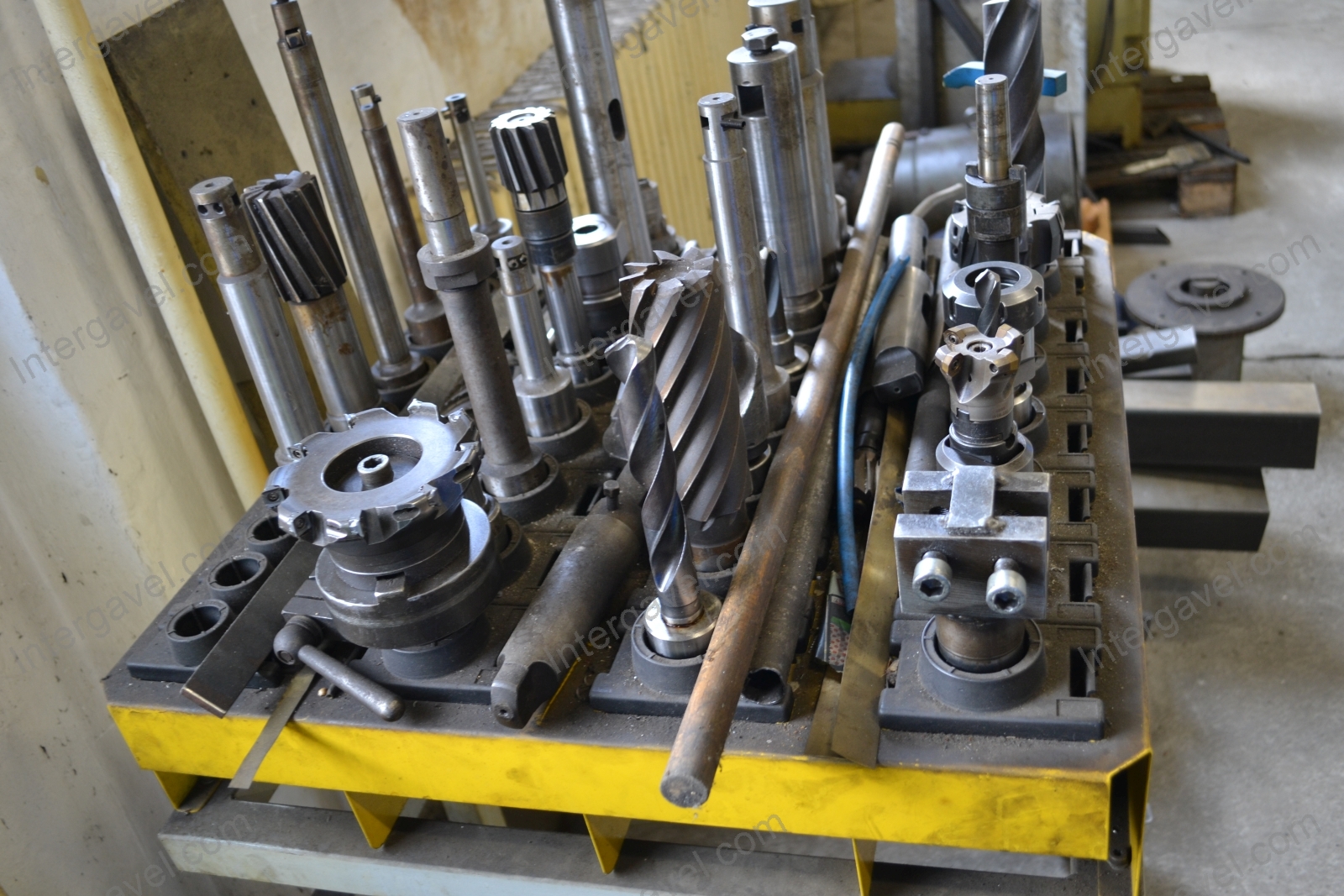 Megmunkáló szerszámok gurulós állvánnyal 4