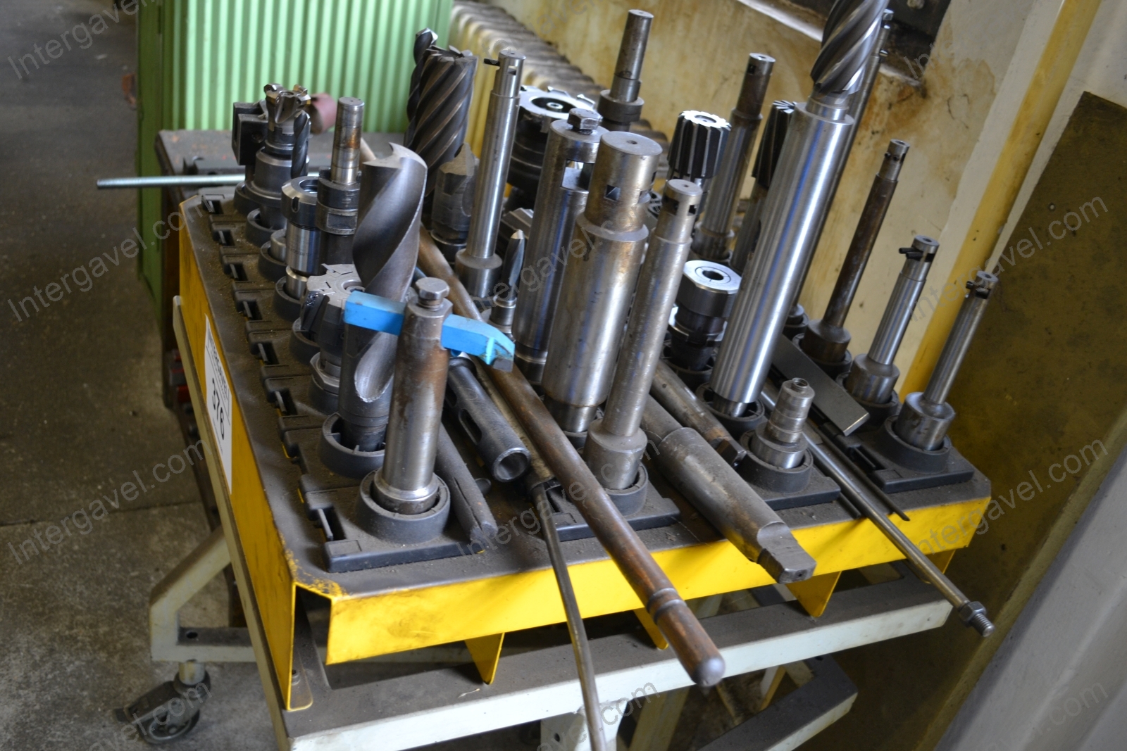 Megmunkáló szerszámok gurulós állvánnyal 5