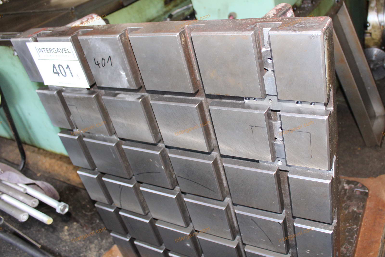 Felfogó derékszög T hornyos 3