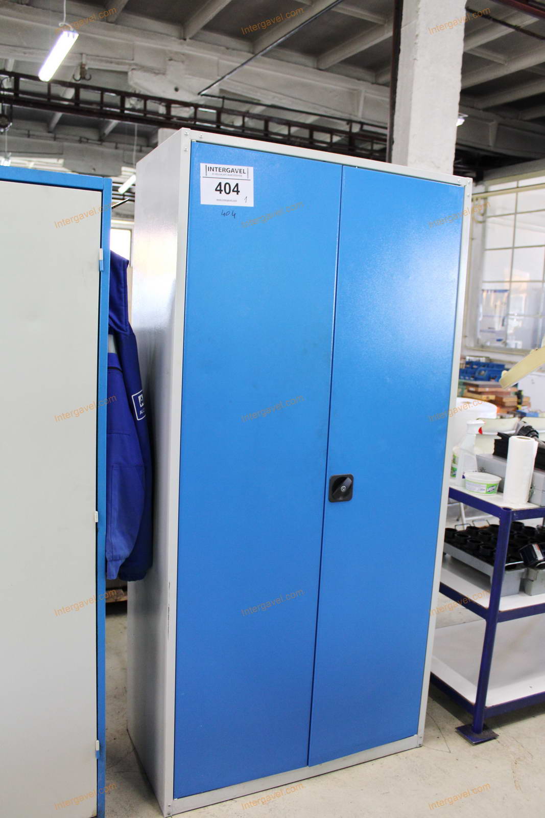 Szerszámos szekrény és szerszámok