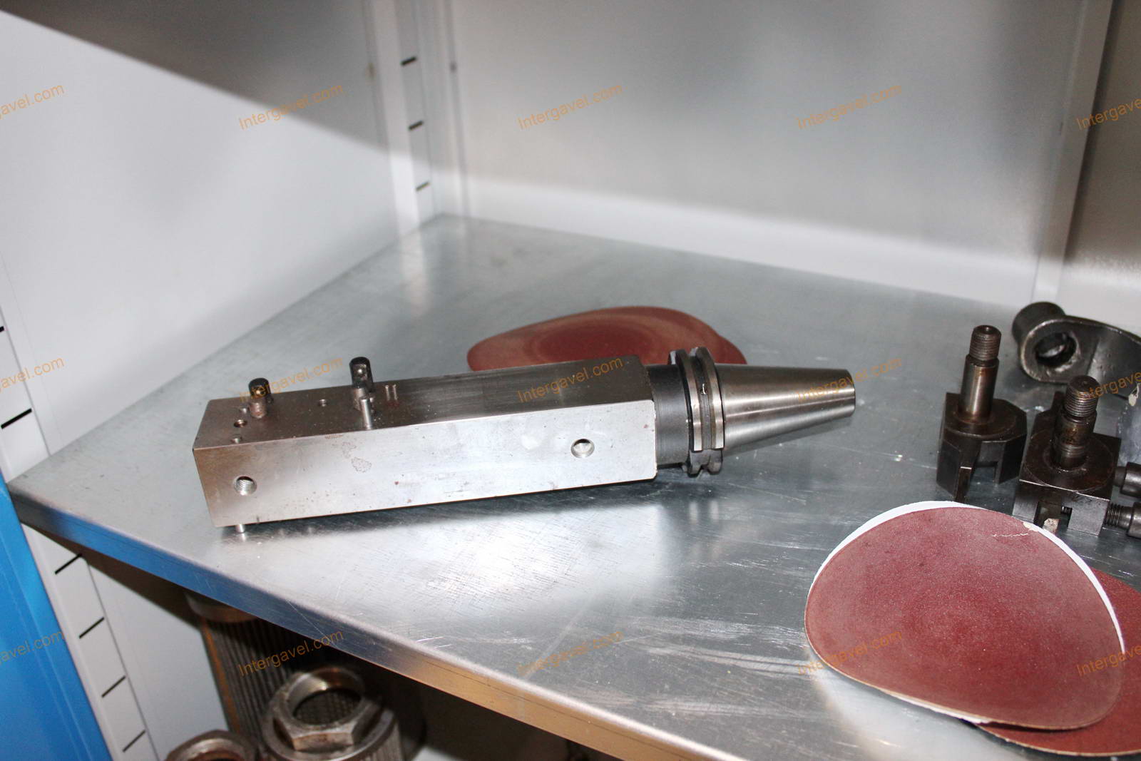 Szerszámos szekrény és szerszámok 4