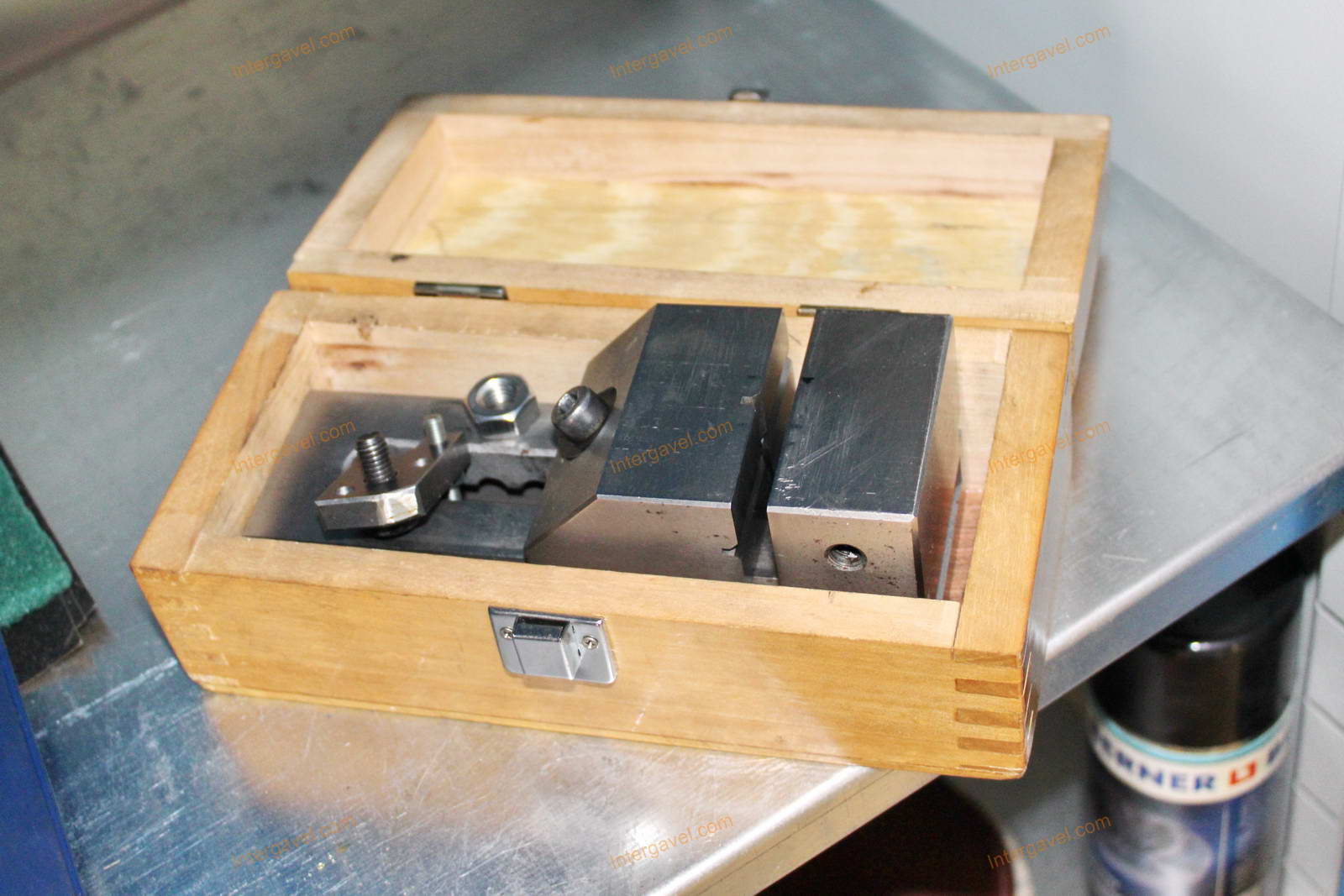 Szerszámos szekrény és szerszámok 7