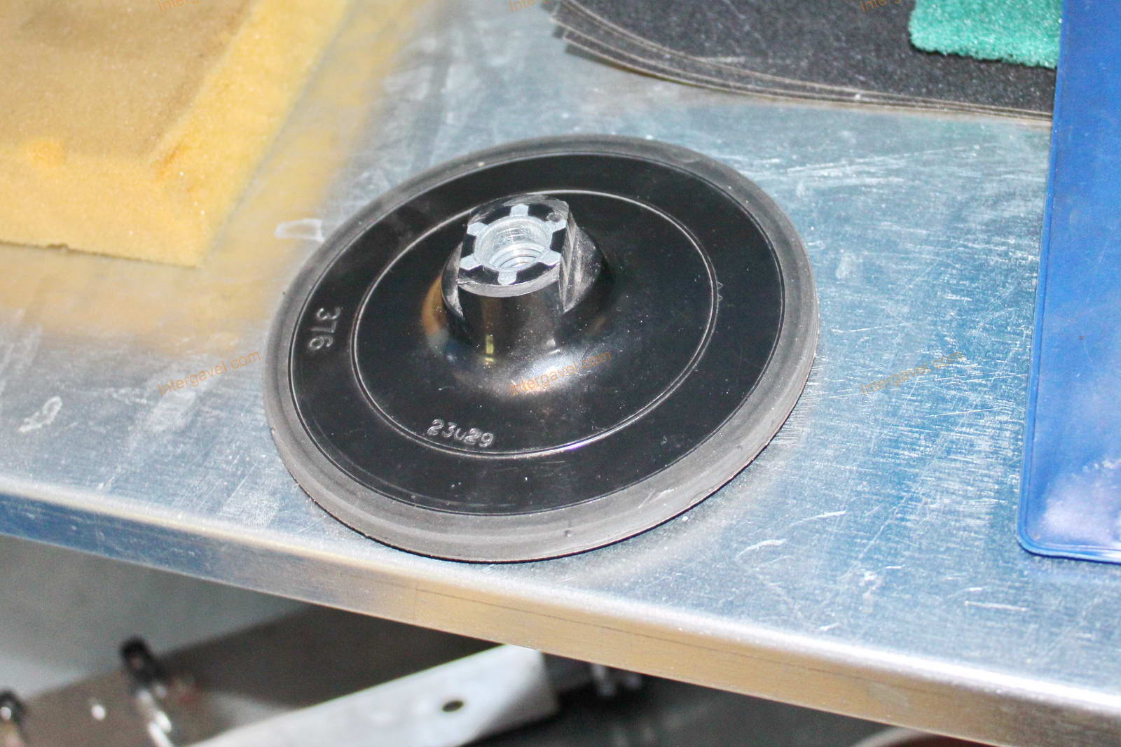 Szerszámos szekrény és szerszámok 8