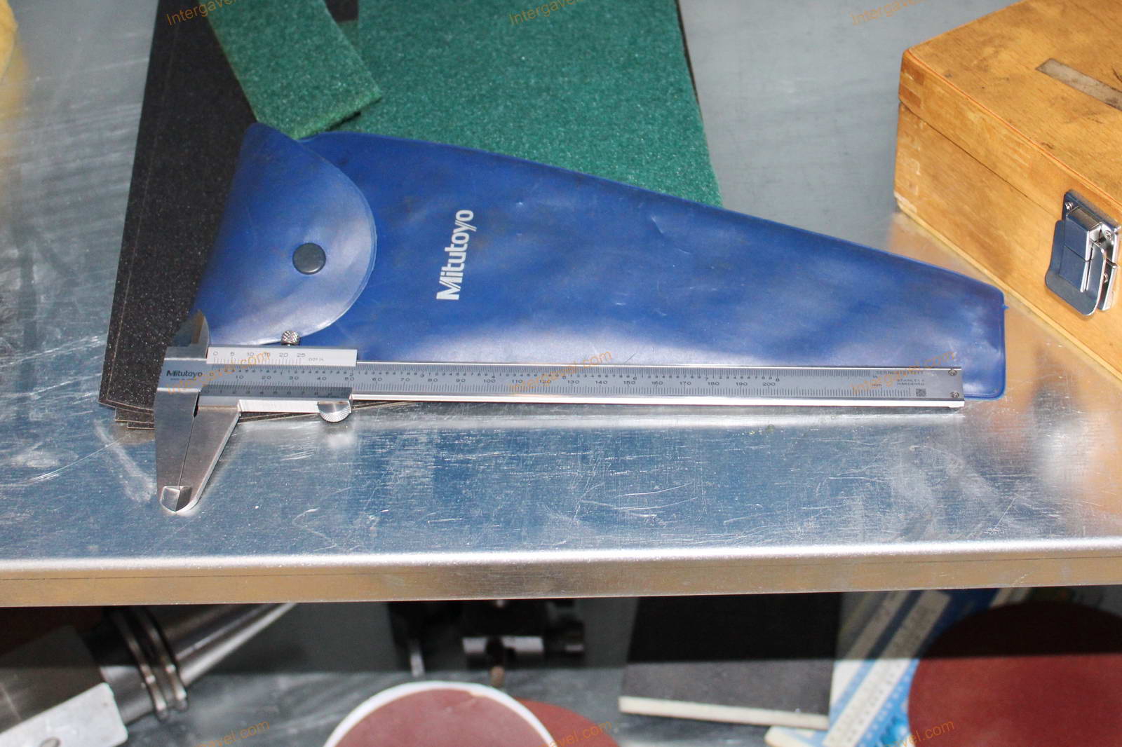 Szerszámos szekrény és szerszámok 9